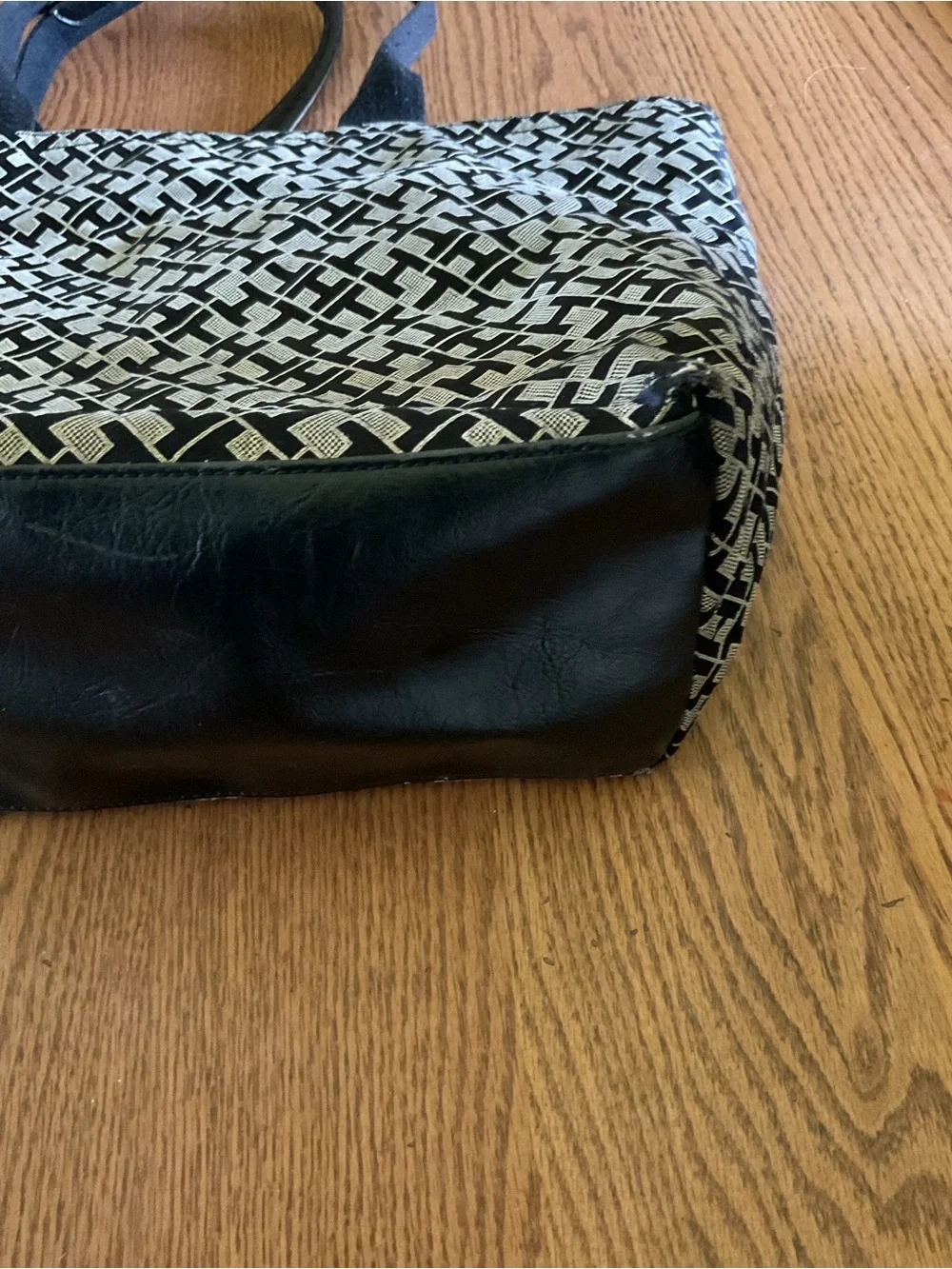 Tommy Hilfiger Black & Cream Geometric Tote
